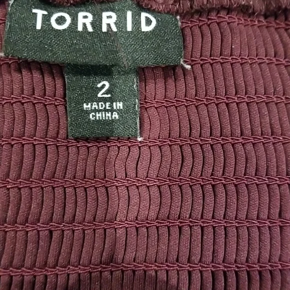 Torid Burgundy adjustable strap zippered front elastic back flowy top sz 2=2X - Picture 5 of 8